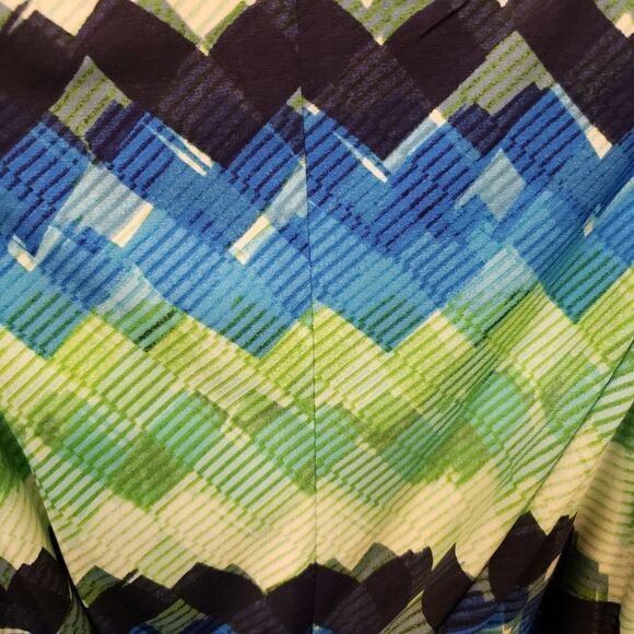 Donna Morgan multicolored Midi Dress scoop neck,  Size  :8 Sleeveless Preowned - Picture 4 of 7